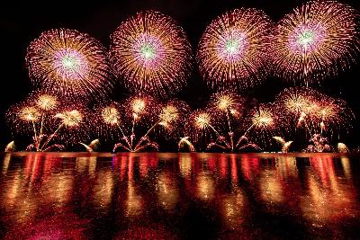 松江水郷祭の花火の写真。湖南エリアから
