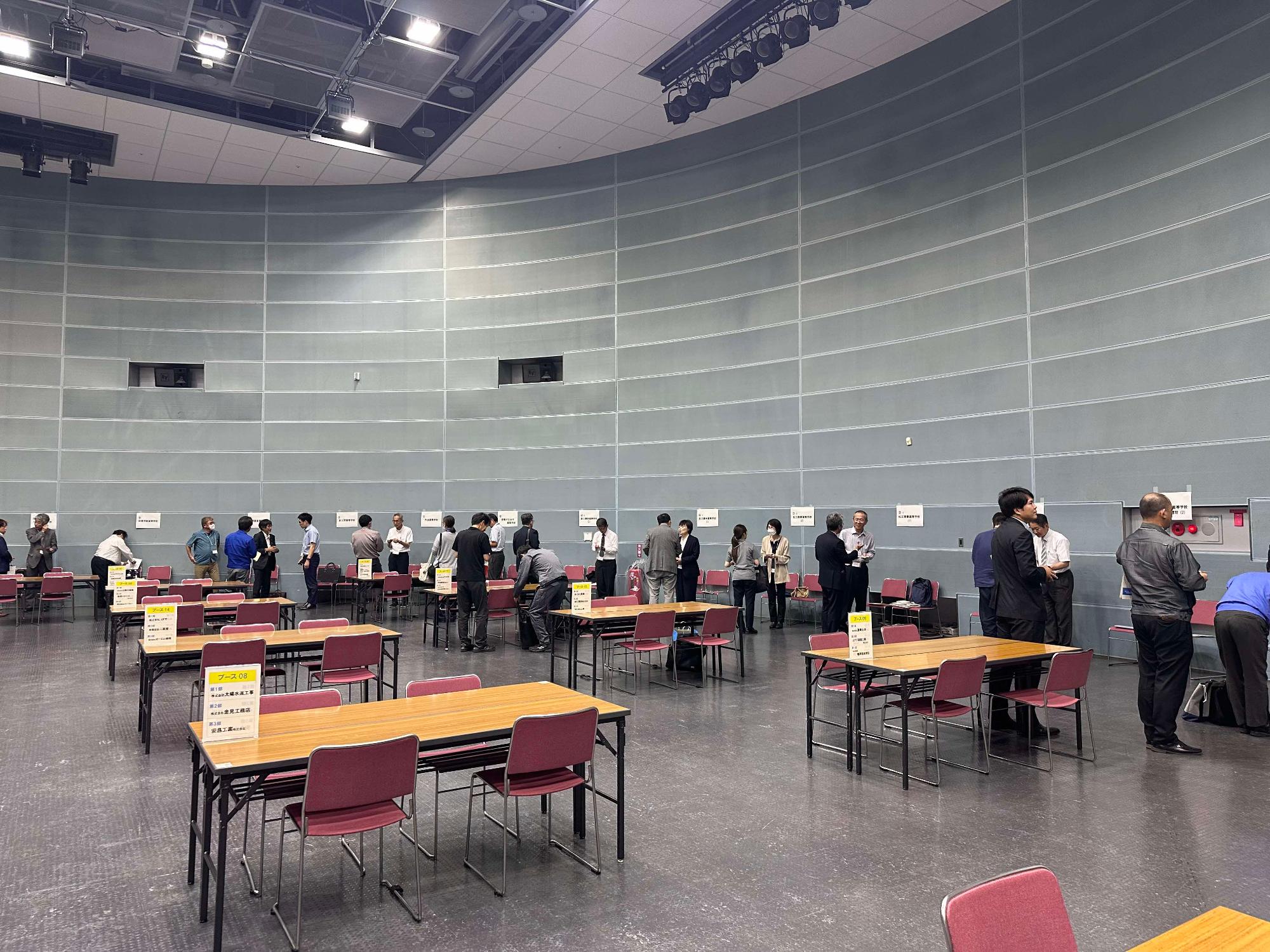 令和7年度 学校と企業との情報交換会 企業が学校を訪問