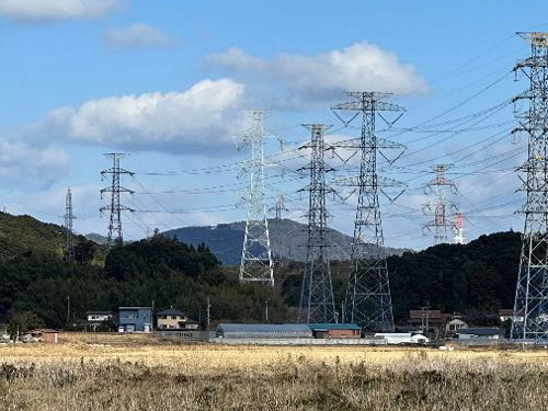 史跡出雲国府跡 十字衝推定地から見た嵩山と和久羅山