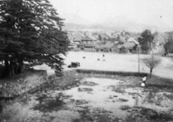 「松江城 二の丸跡広場」
