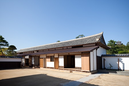 朝日家長屋(松江市指定文化財)