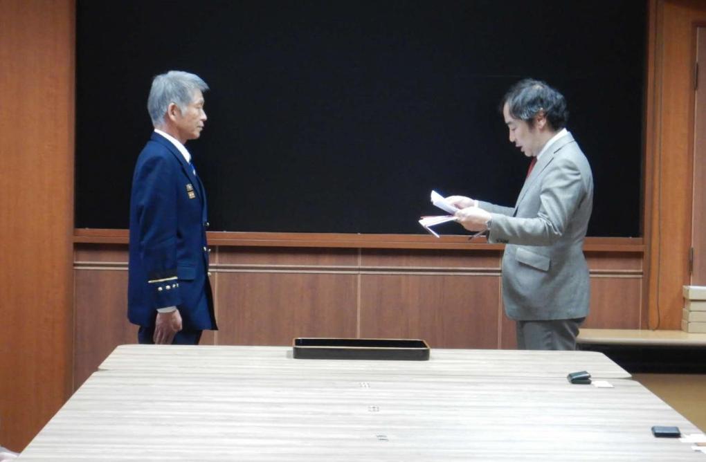 災害処理資器材贈呈の様子