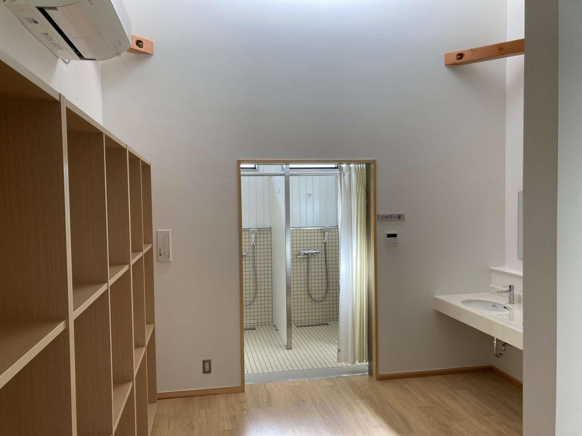 中海スポーツパークの更衣室の写真（入口側）