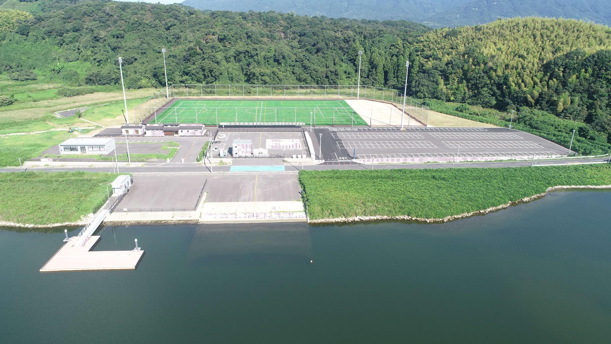 松江市中海振興多目的施設の全景