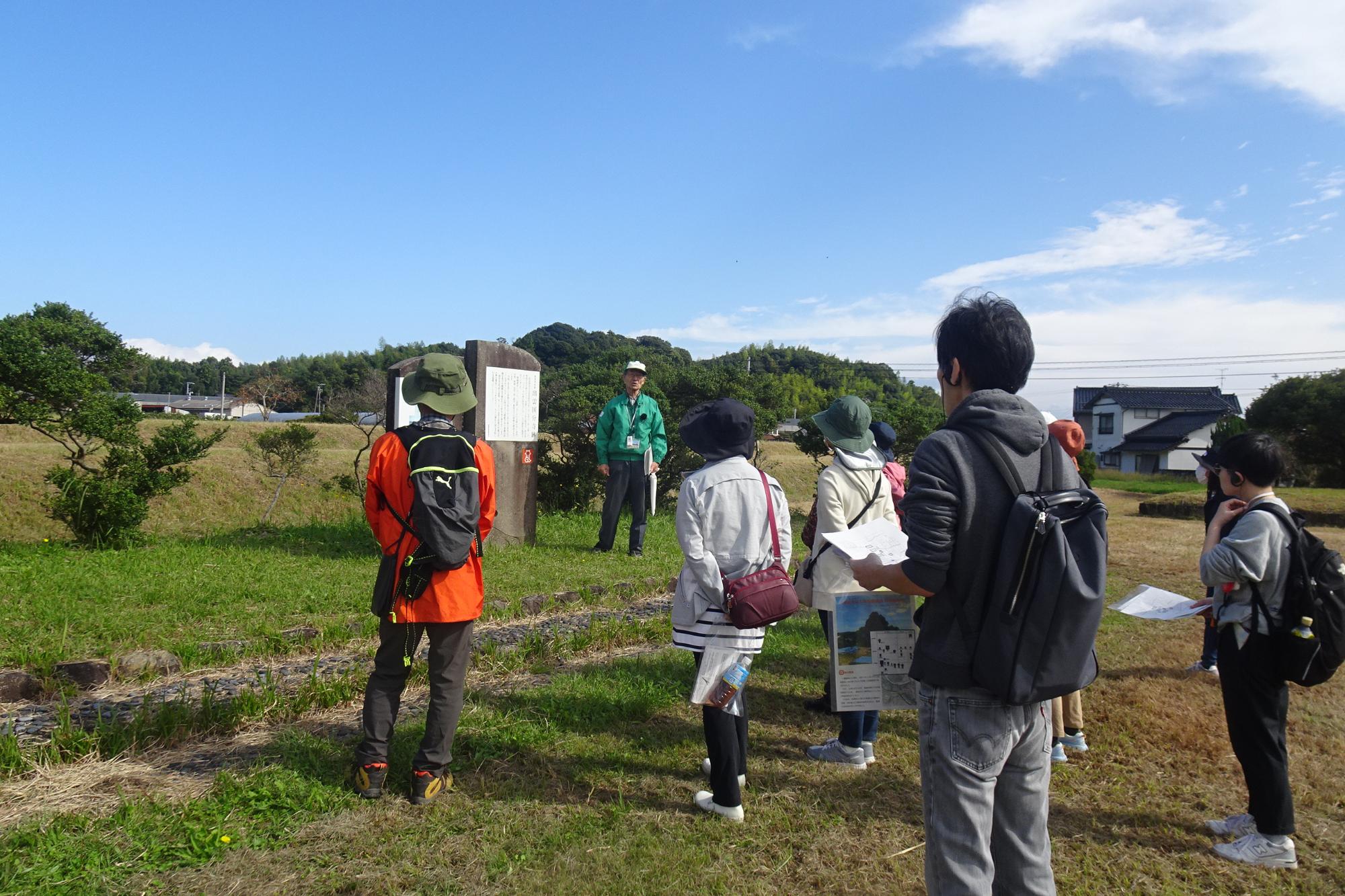 令和6年度松江市歴史のまち歩き（竹矢地区）の様子