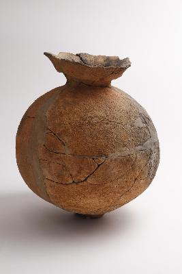 古備前螺香合 岡田宗叡 織箱 古備前のすべて掲載品 P.316 江戸時代初期 古備前螺香合 岡田宗叡 織箱 古備前のすべて掲載品 P.316