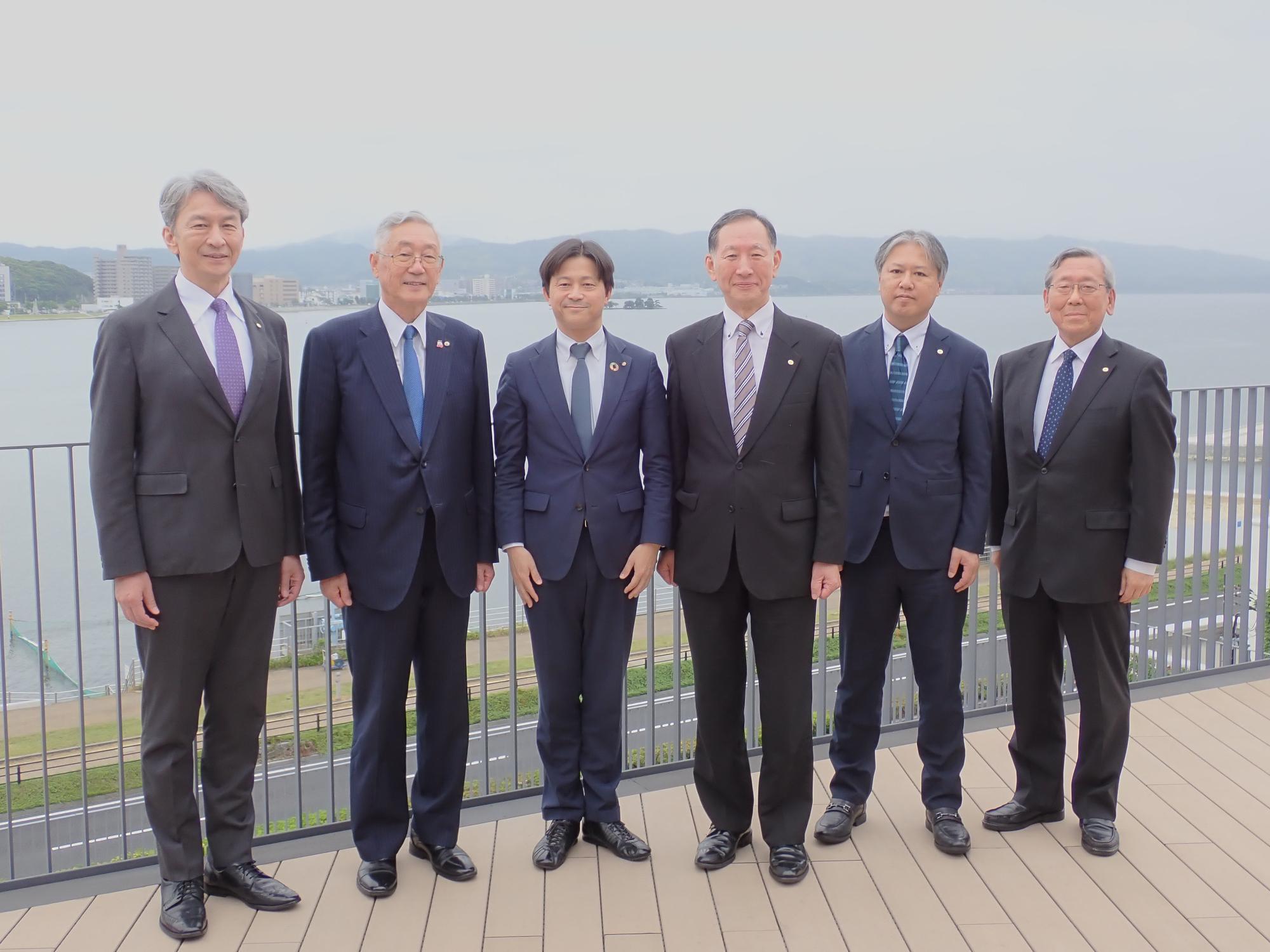 感謝状贈呈式写真（全員）