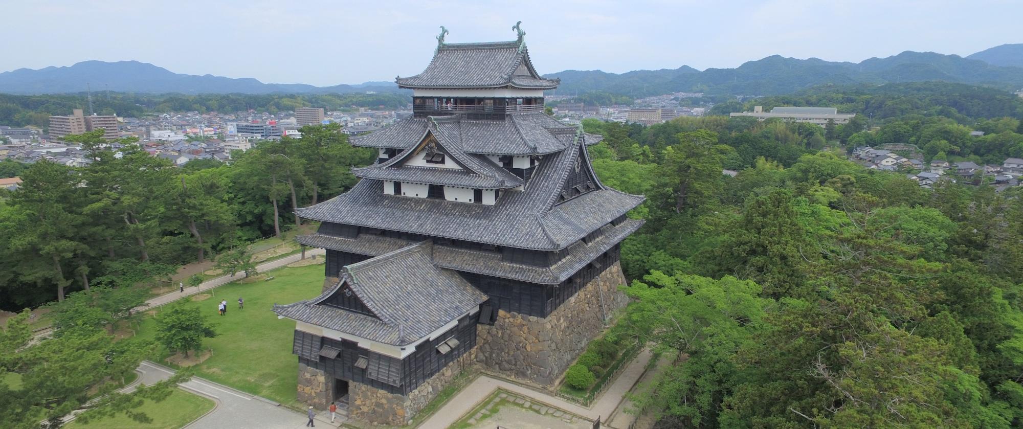 松江城天守全景画像