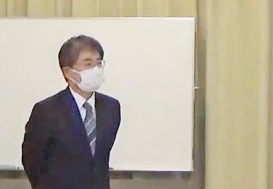 配信動画にて講演を行う丹羽野裕氏のサムネイル画像(部分)