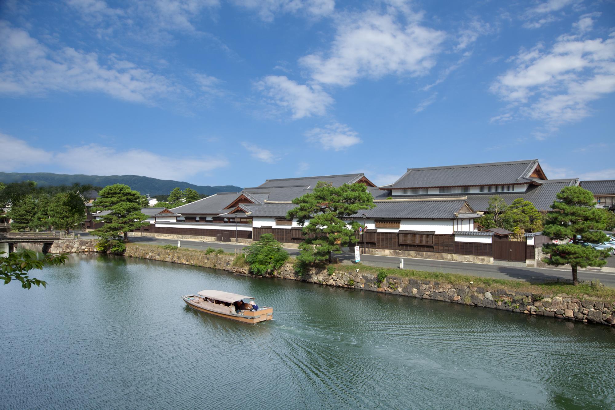 松江歴史館と堀川遊覧船