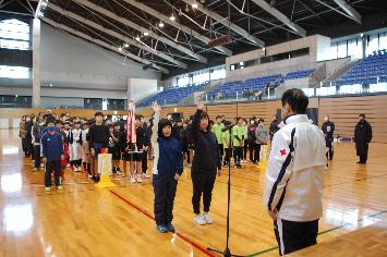 親子運動会開会式の様子の写真