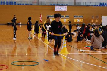 障害物リレーの様子