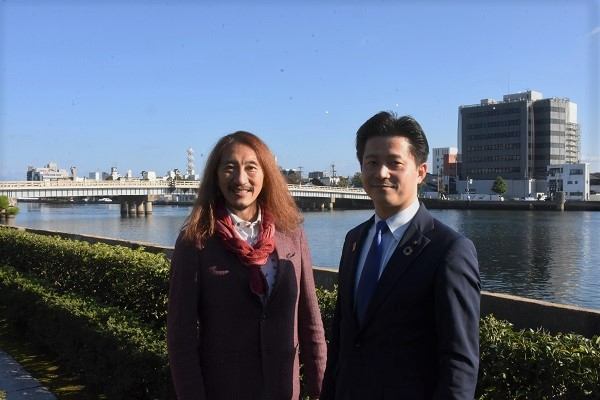 市長と澤氏の写真