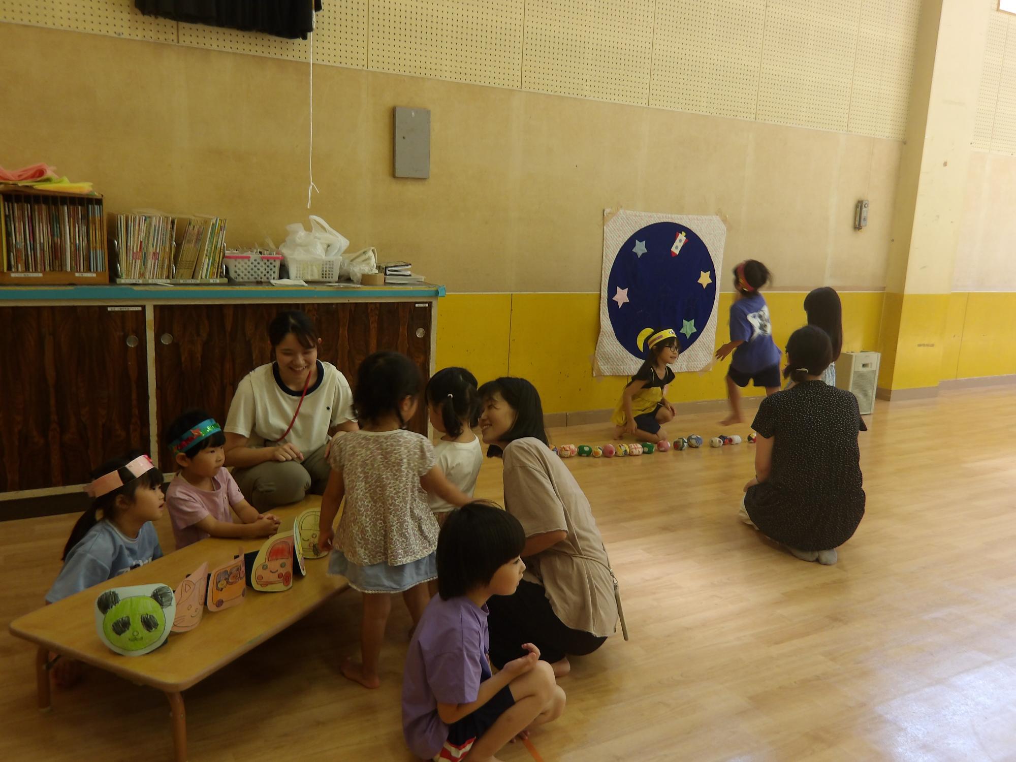 お面やさんの様子