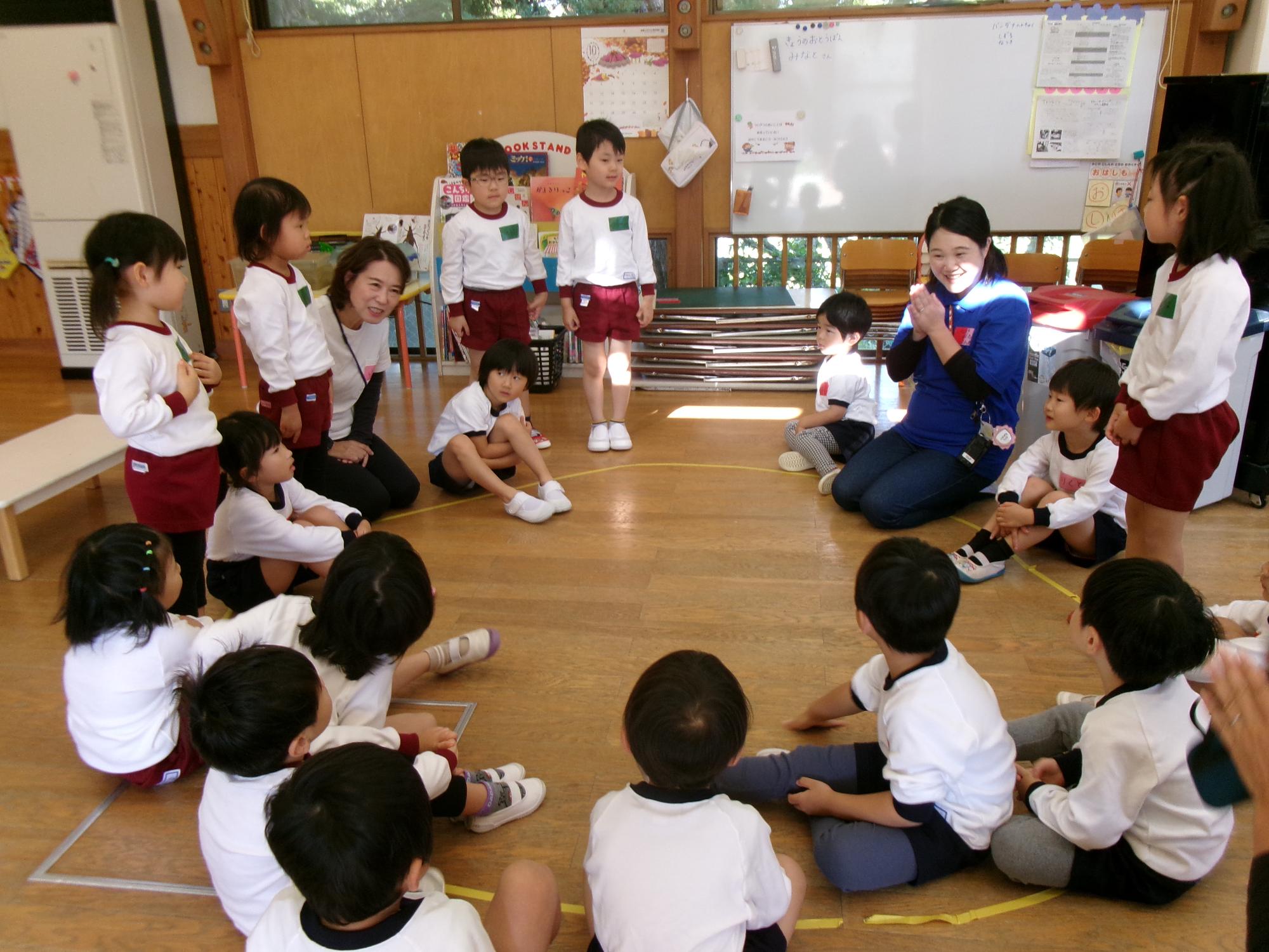 「はじめまして」みんなで仲良く朝の会