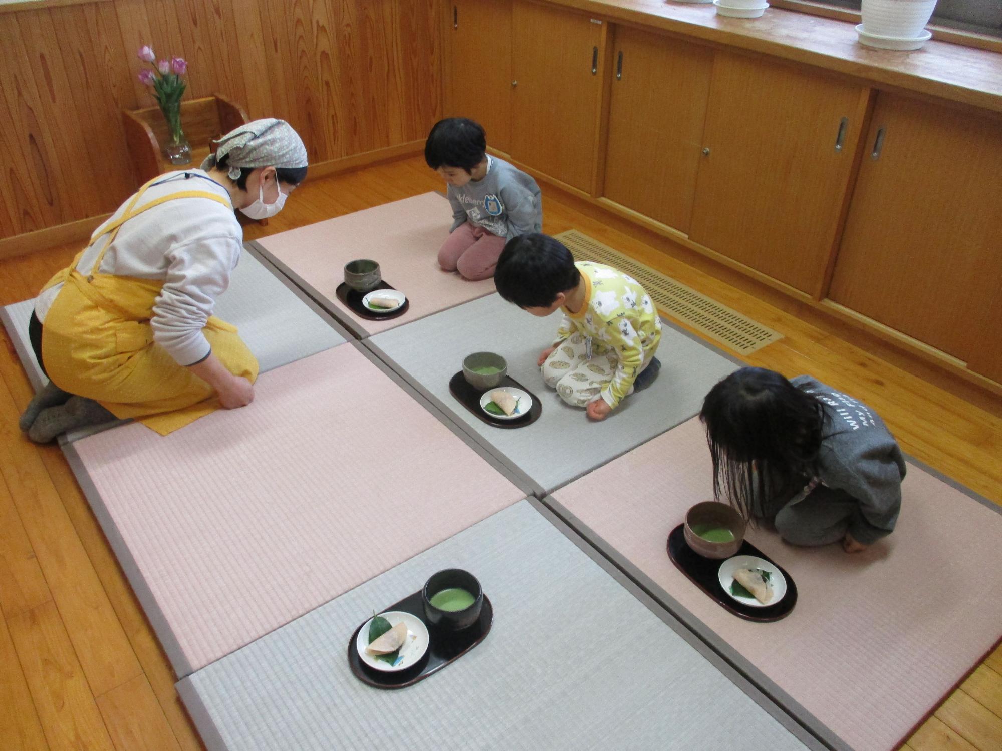 心静かにお茶を楽しむひと時