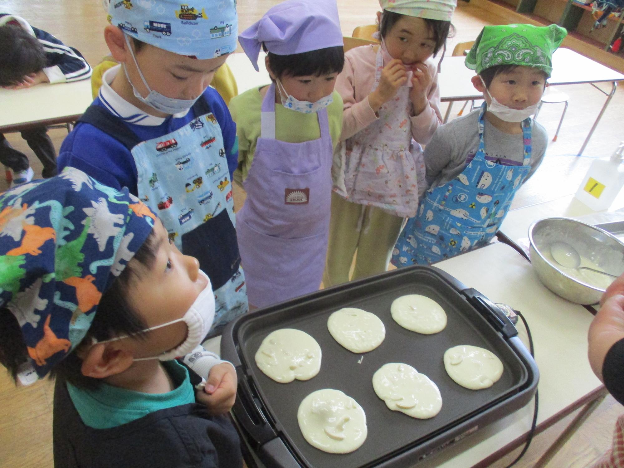 タケノコパンケーキをやく
