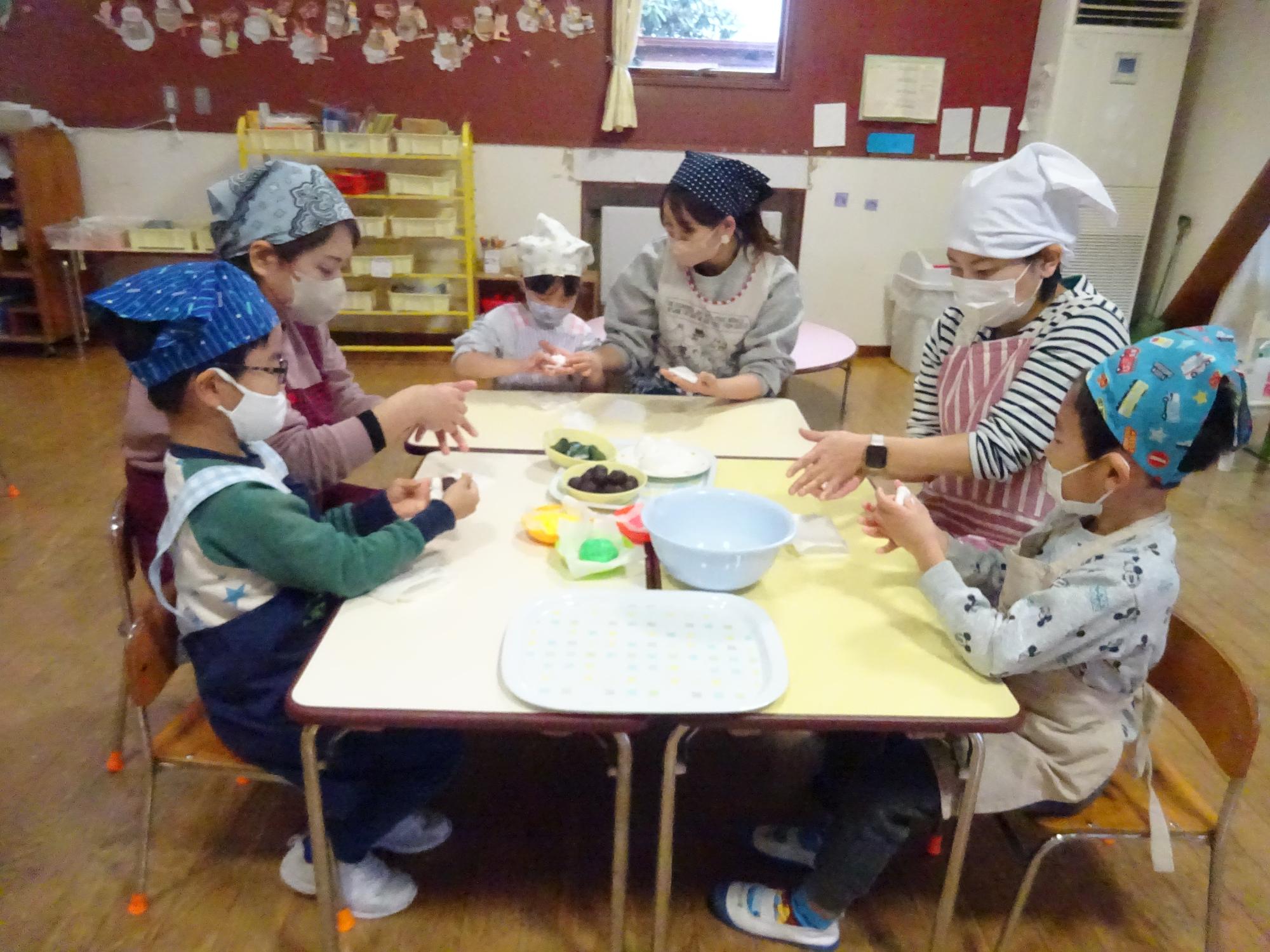 花餅作り楽しいな