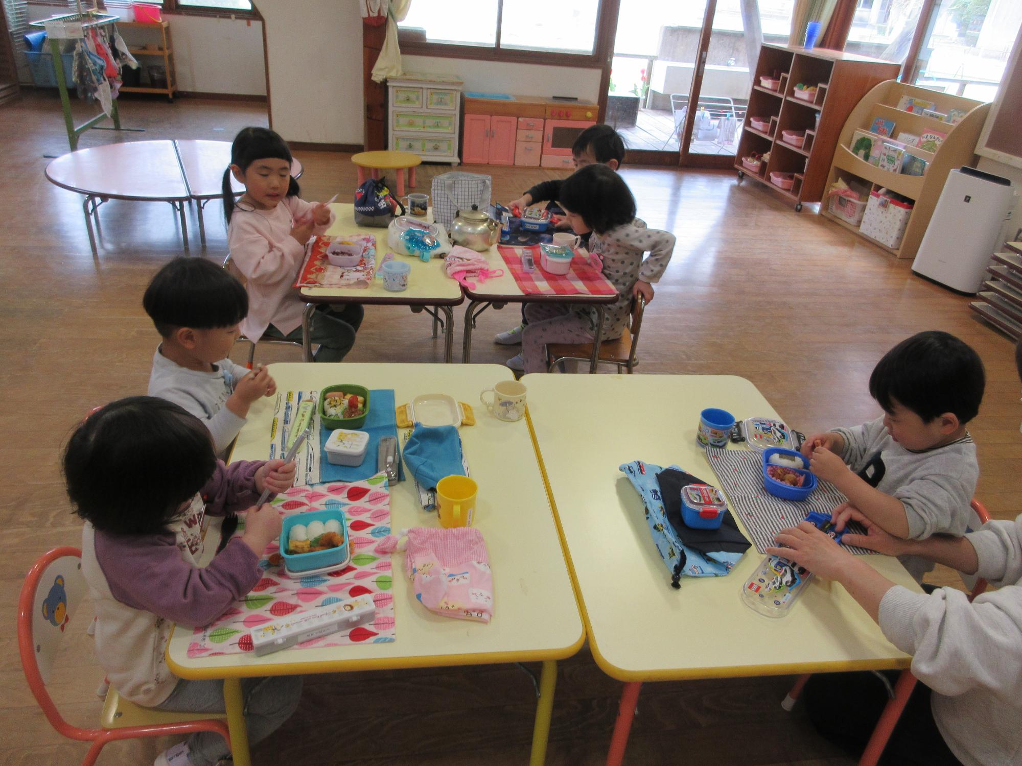 3歳りんご組、初めてのお弁当
