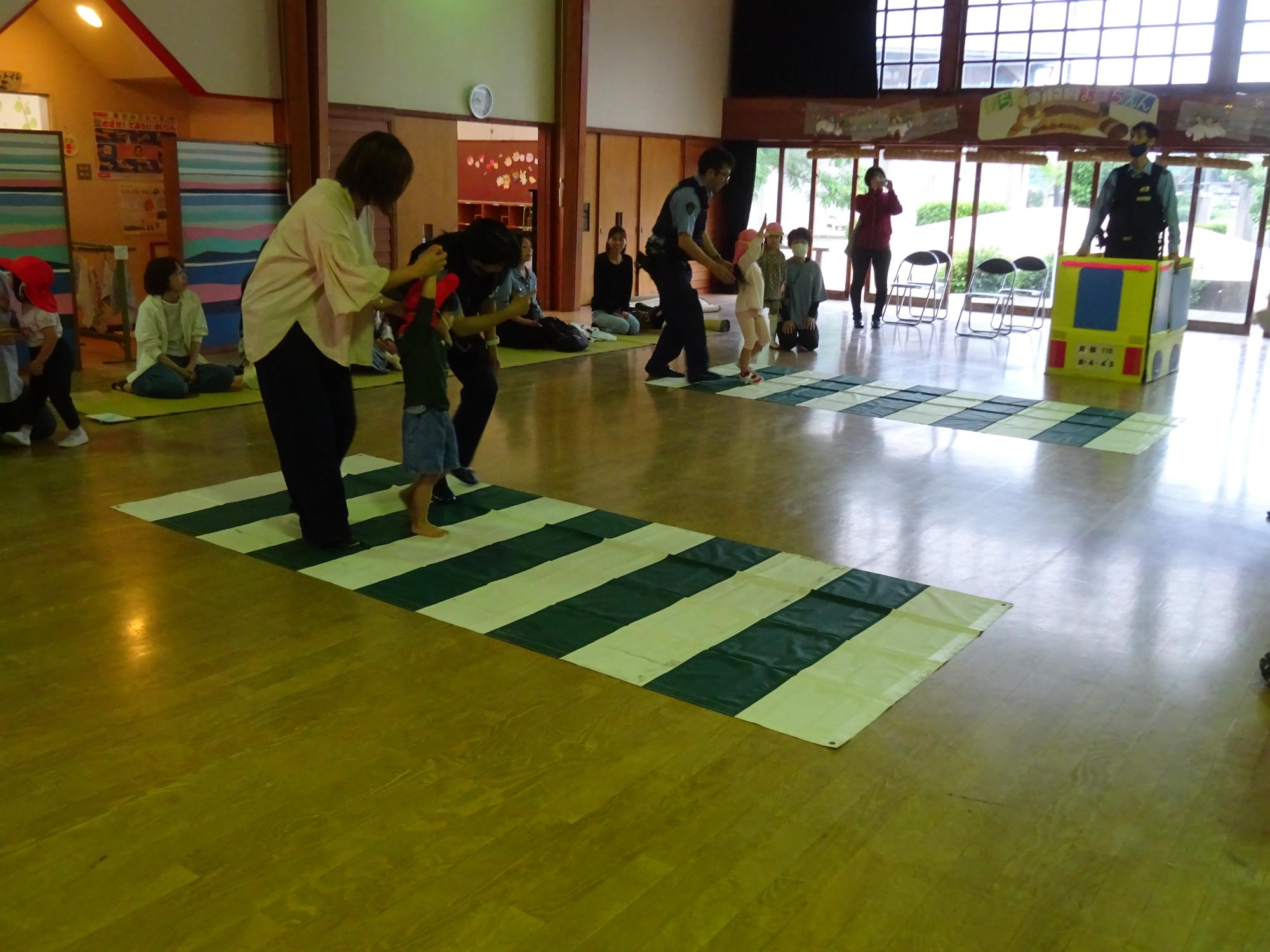 室内で横断練習