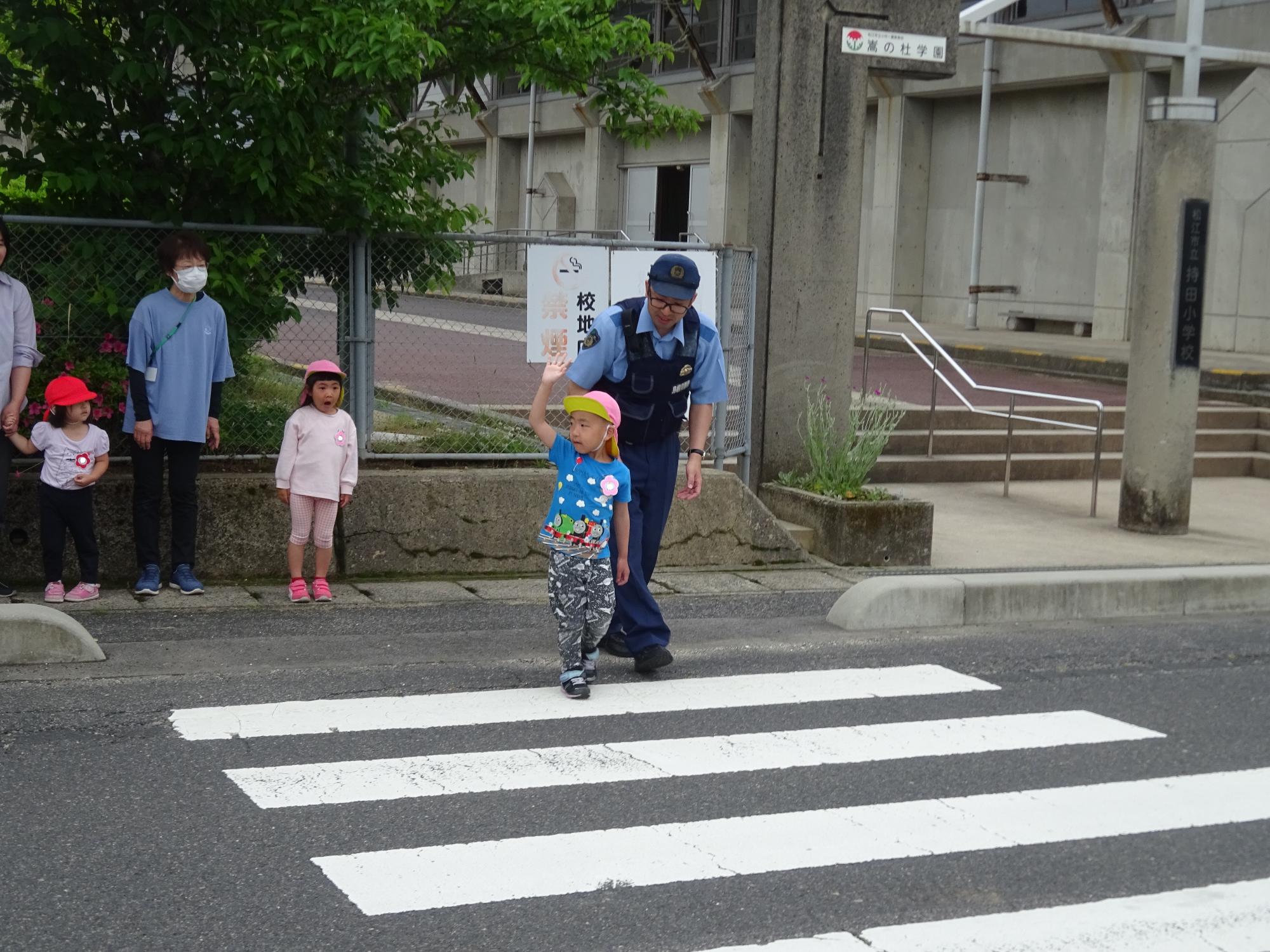 年中さんは一人で渡るよ