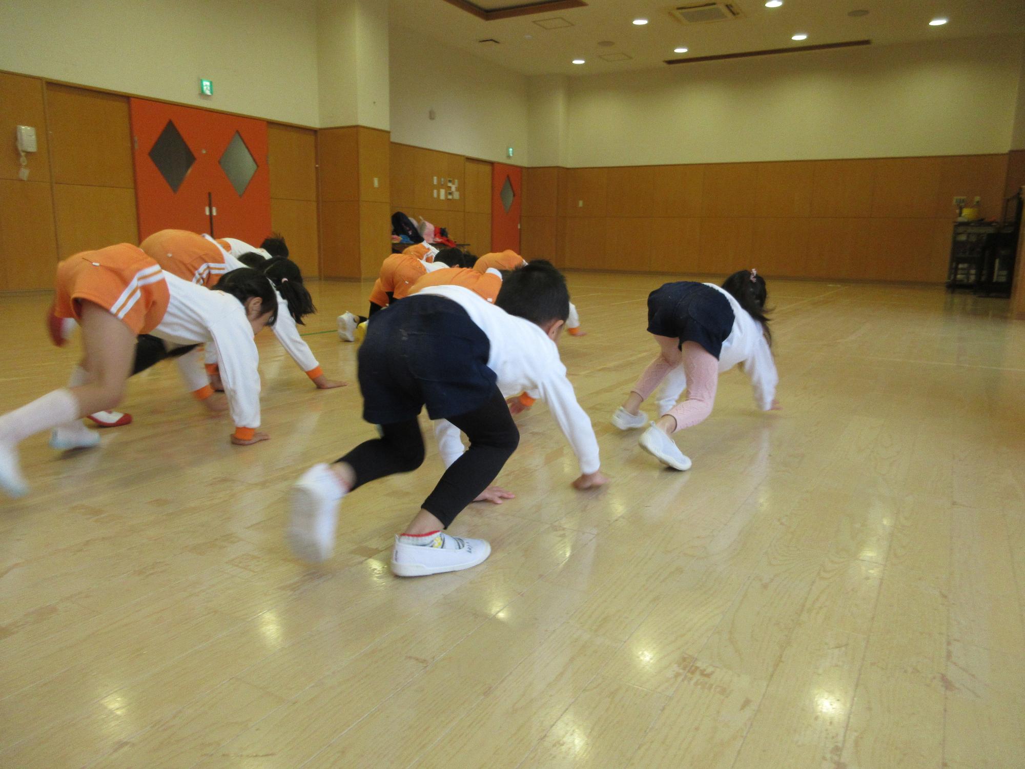 動物の動きでよーいどん！