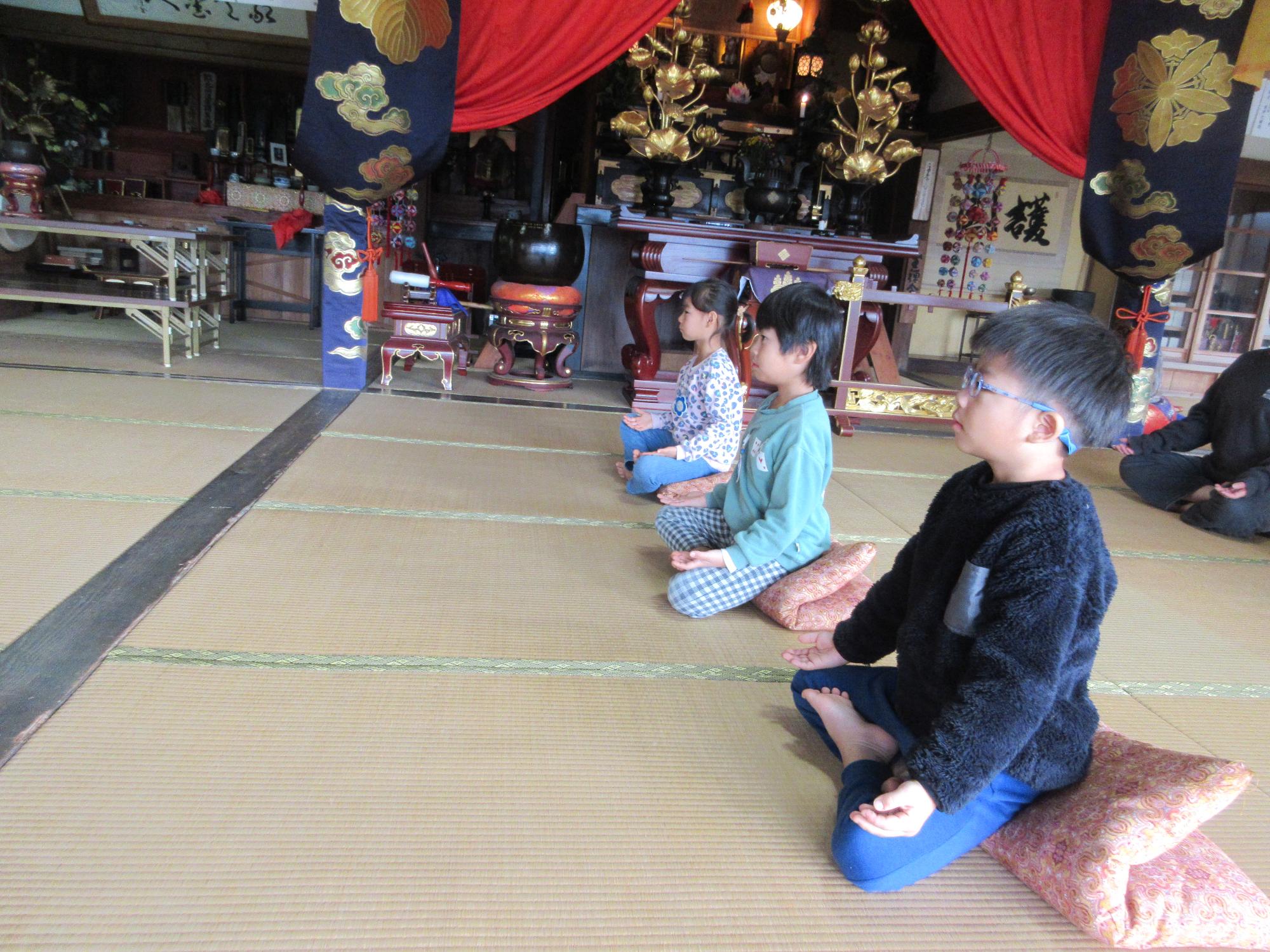 坐禅体験をしました