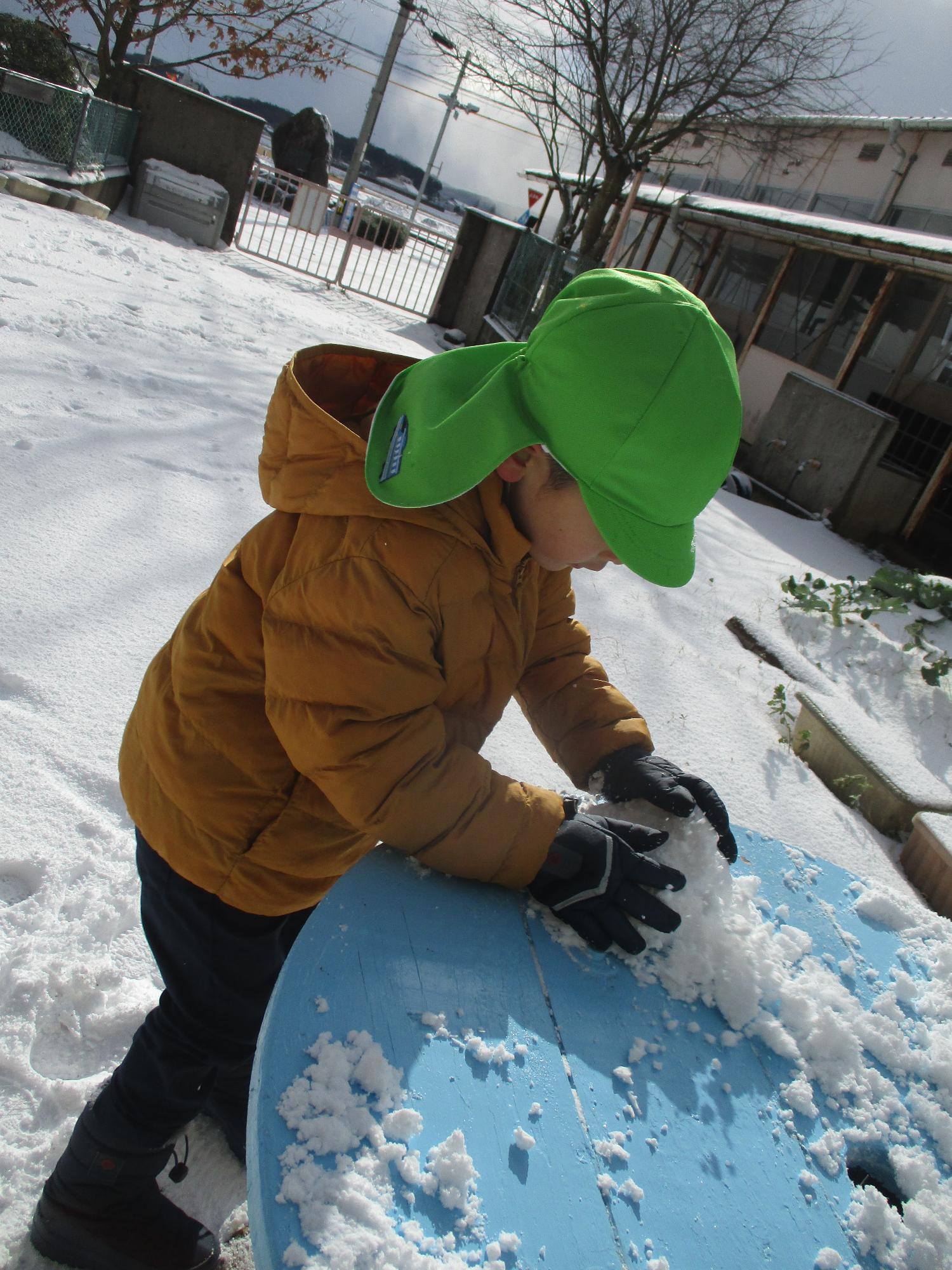 終業式雪遊び