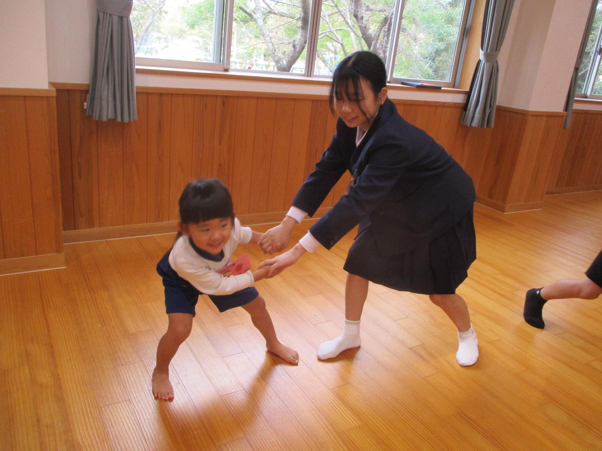 5年生となかよくなったよ。一緒においものたいそうしたよ。楽しかった