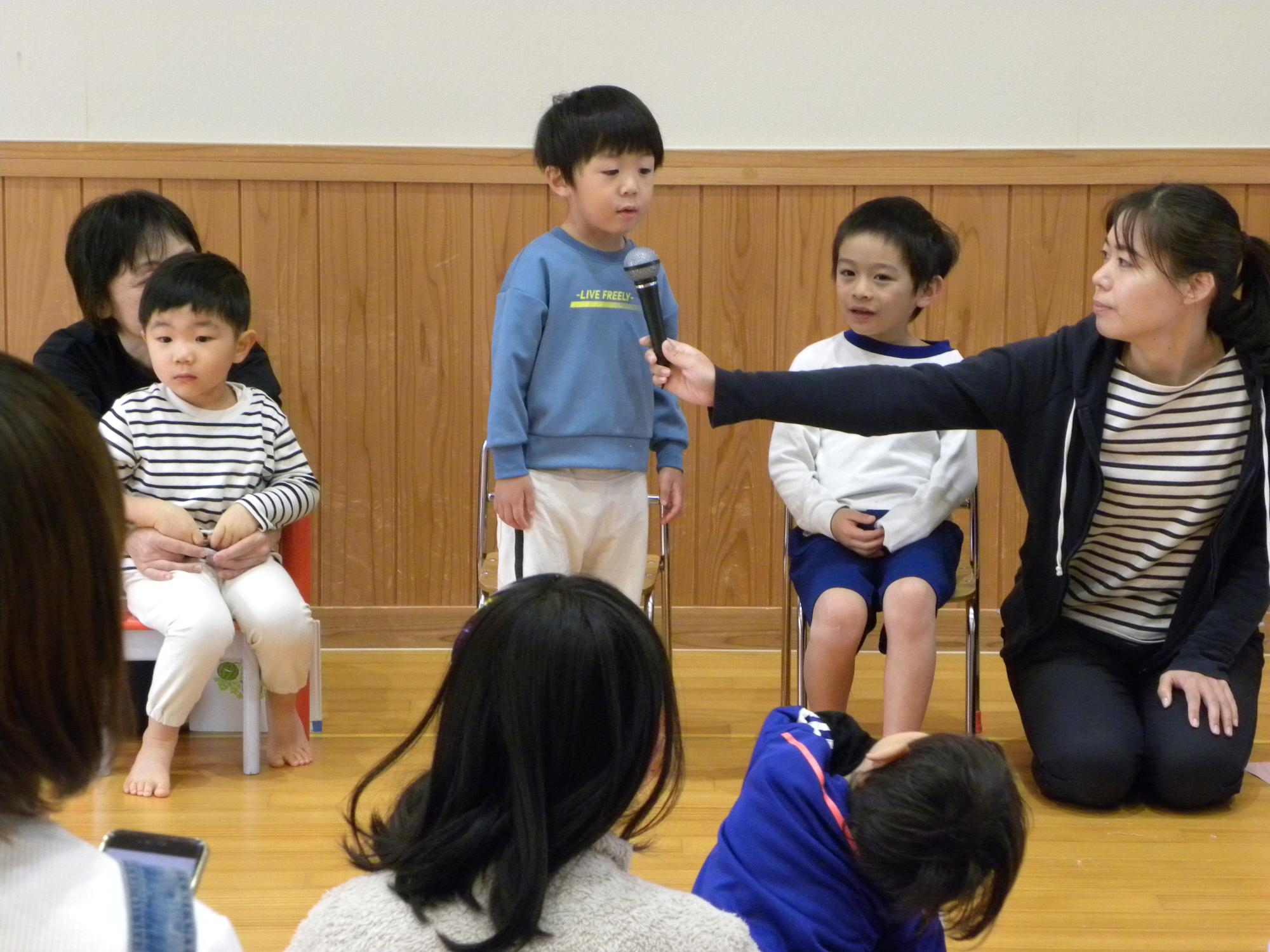 10月生まれの誕生会をしたよ。