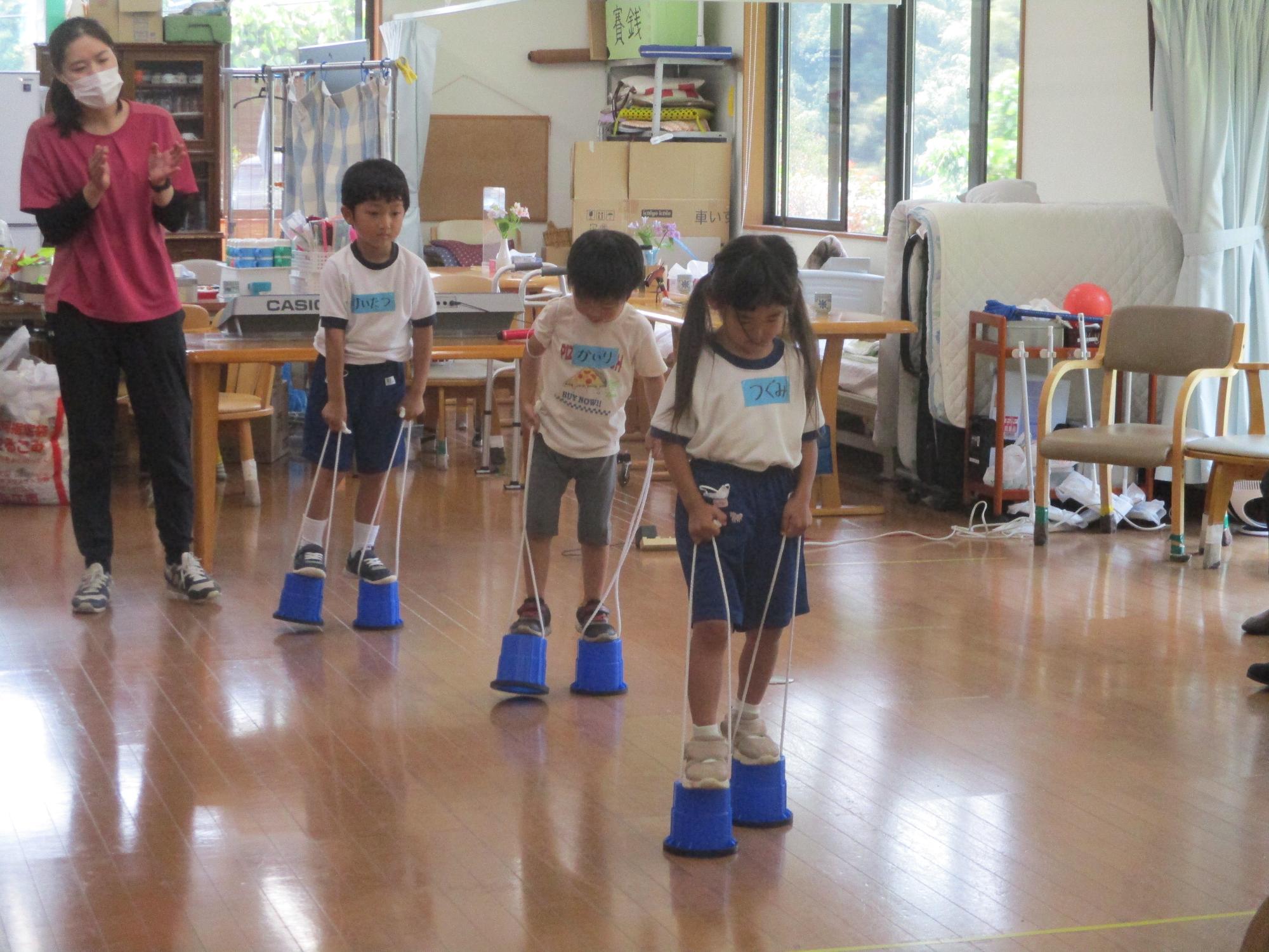 デイサービスセンターこぢょっこらとさんに行って、運動あそび見てもらったよ。