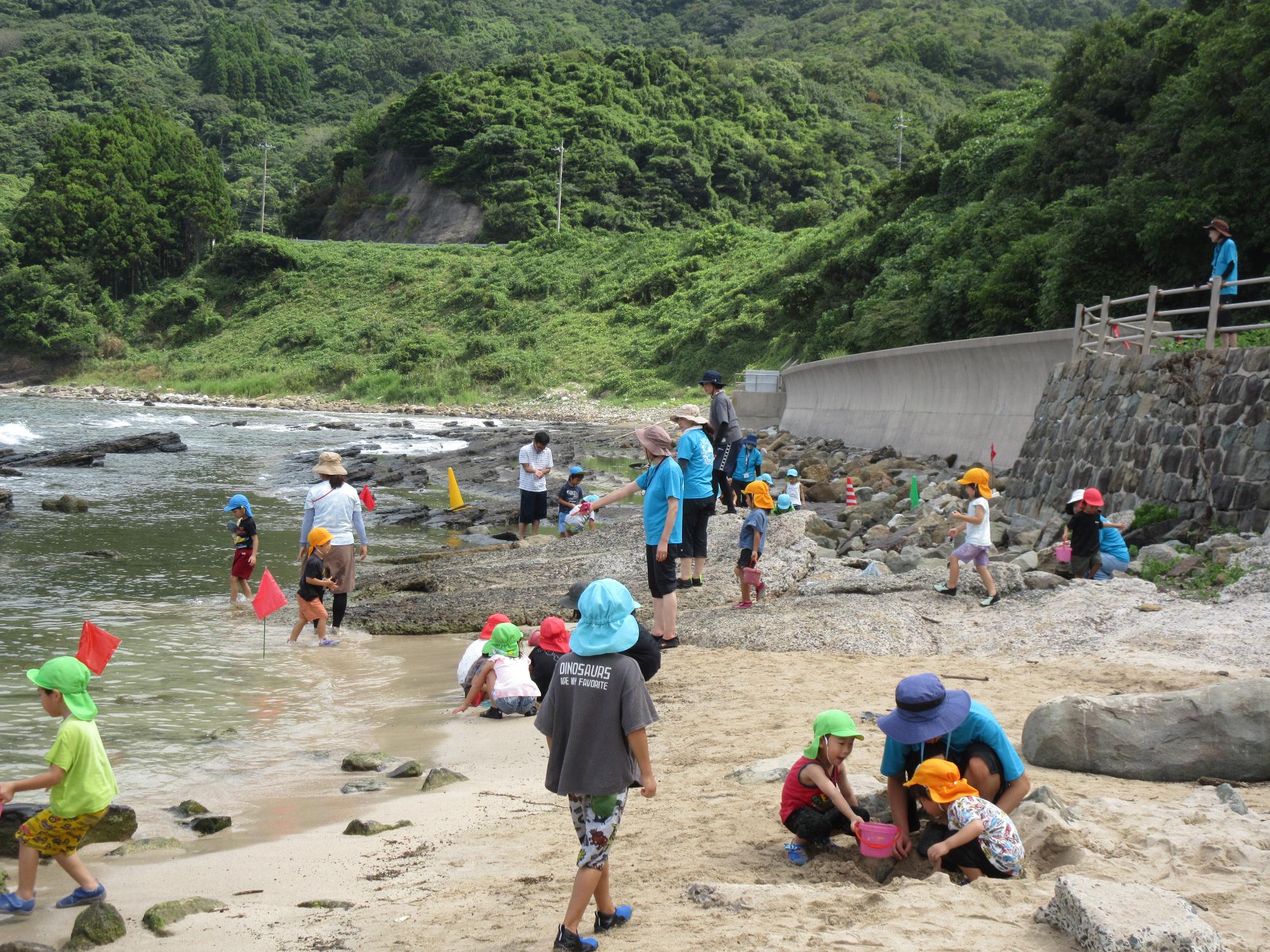 みんなで海遊び
