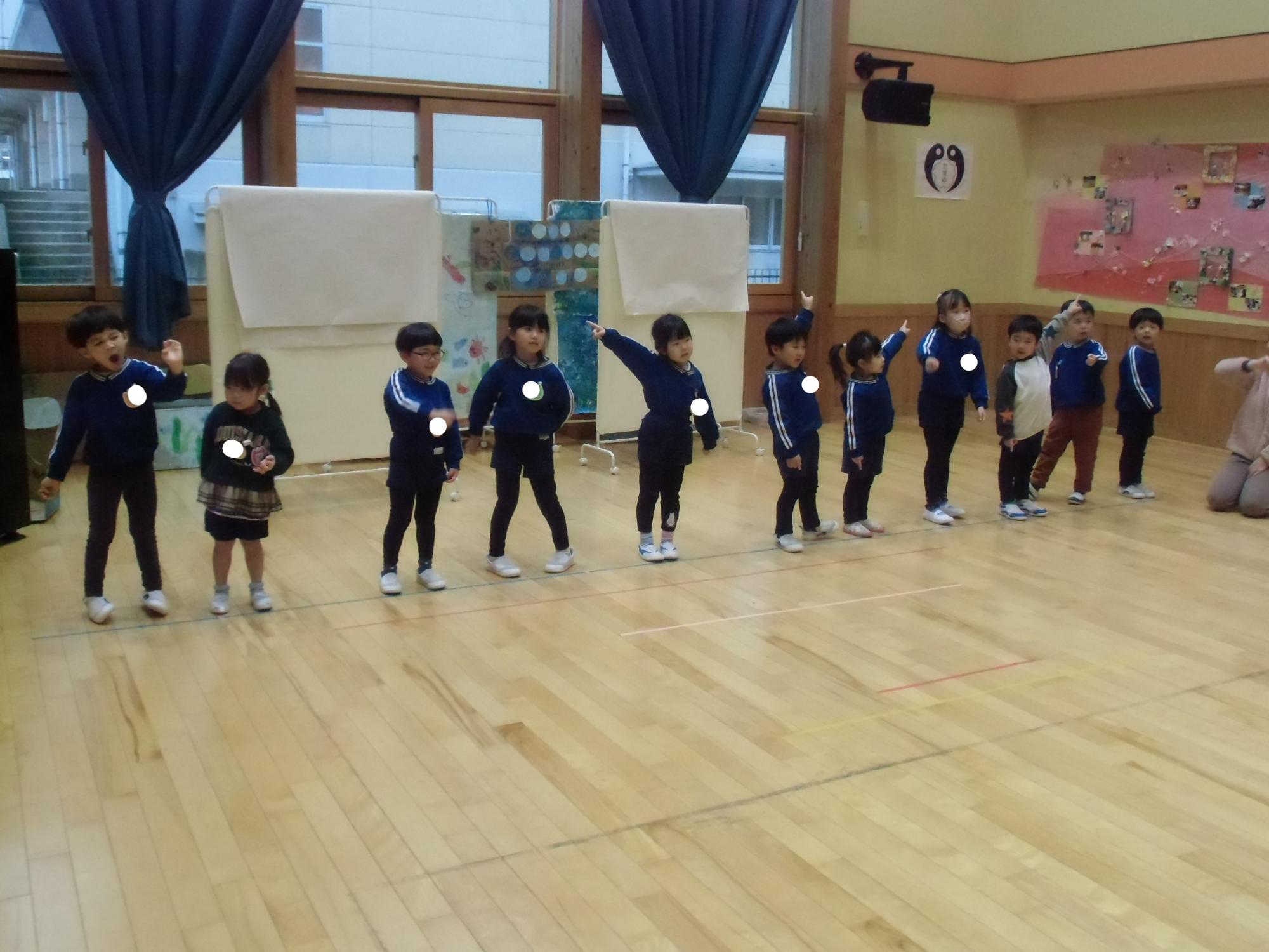 オープニングポーズの様子