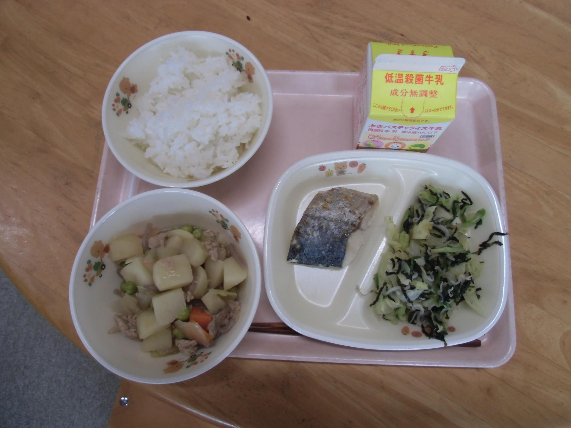 肉じゃがの献立