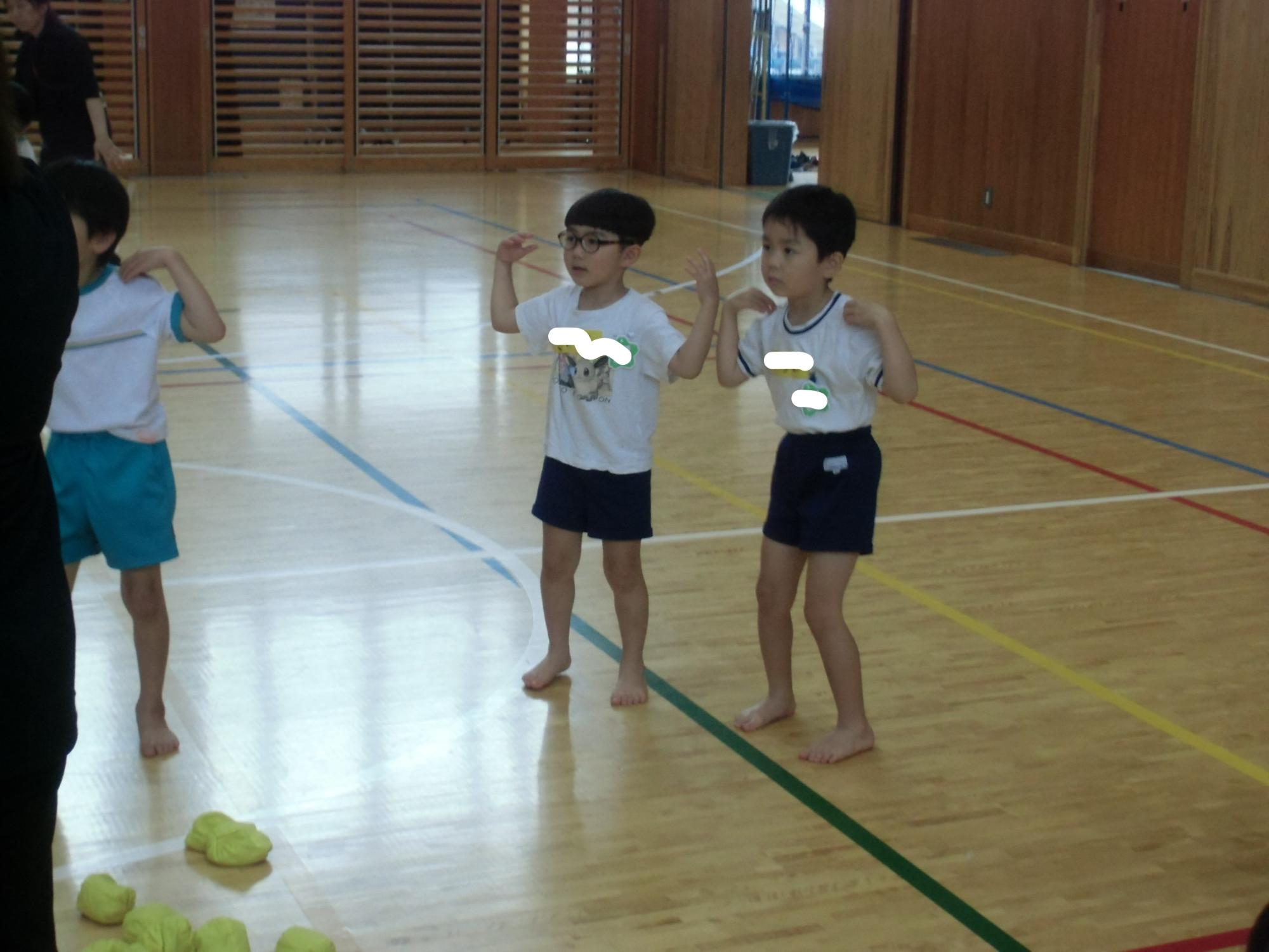 玉入れを楽しむ様子