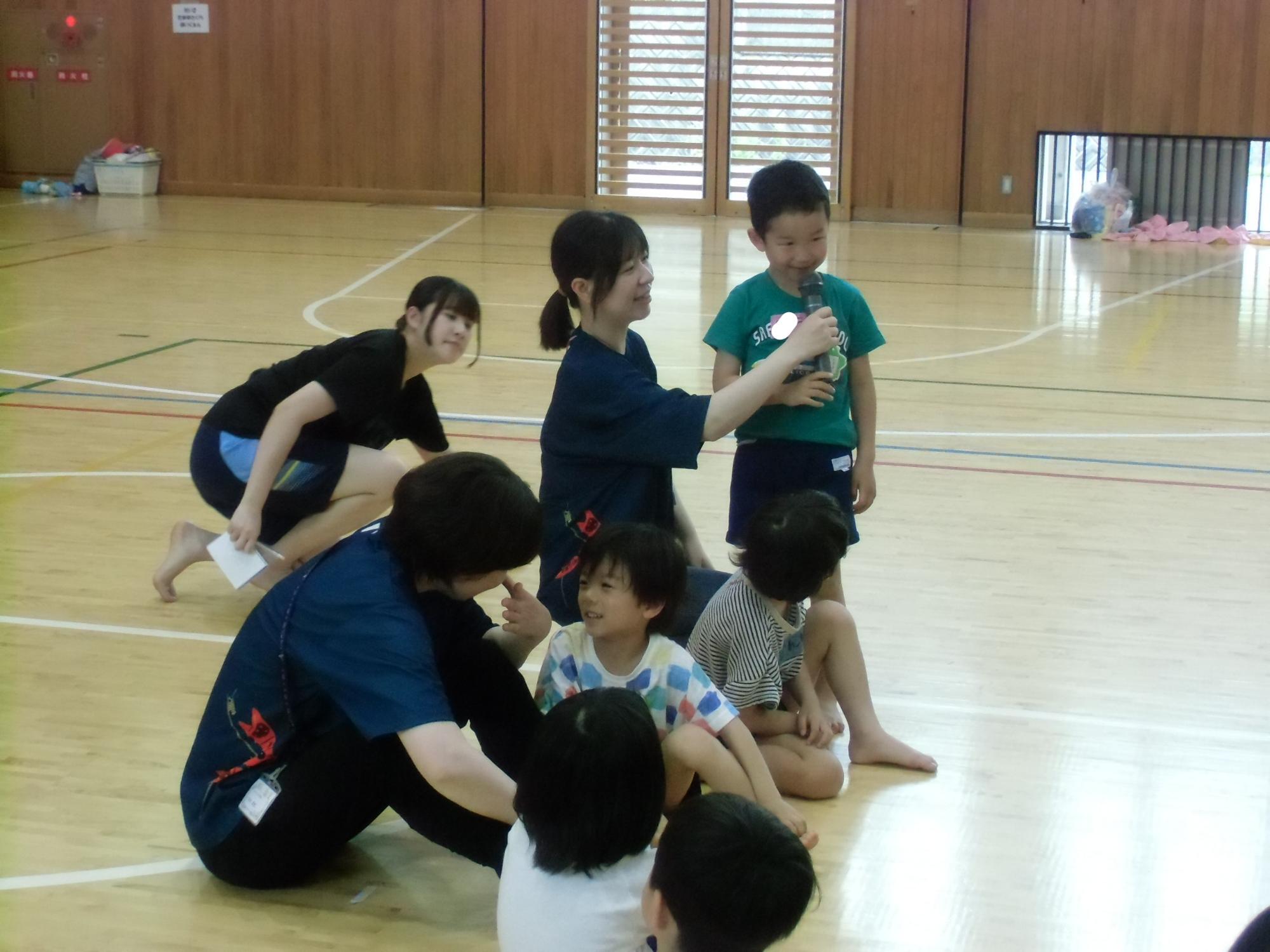 感想を発表する様子