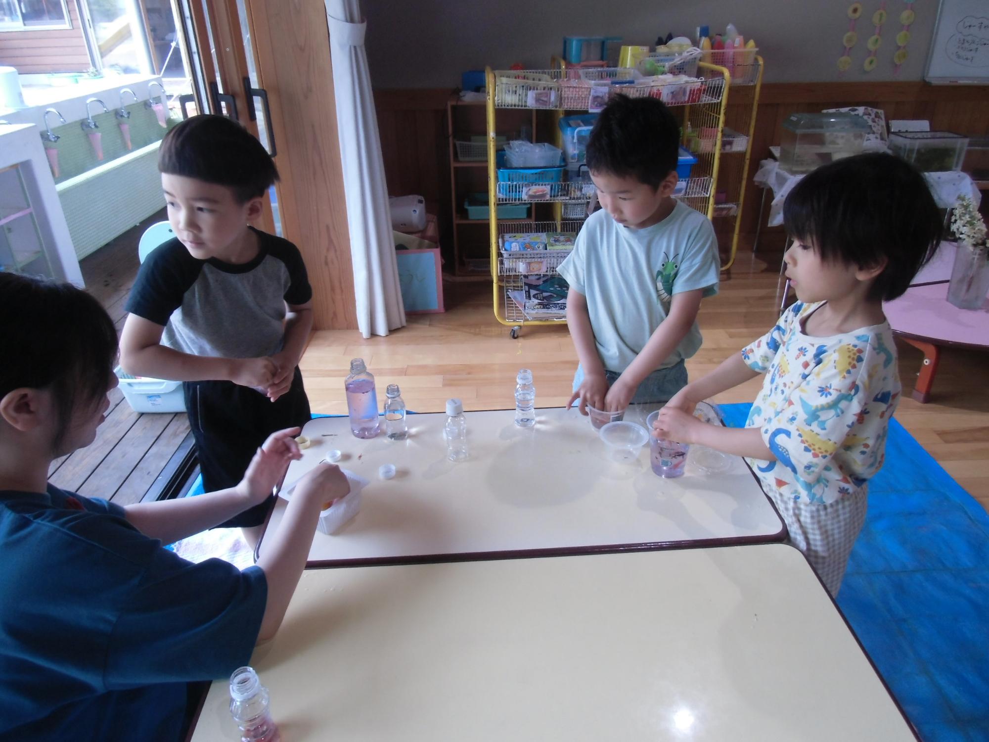 色水から気づいた様子