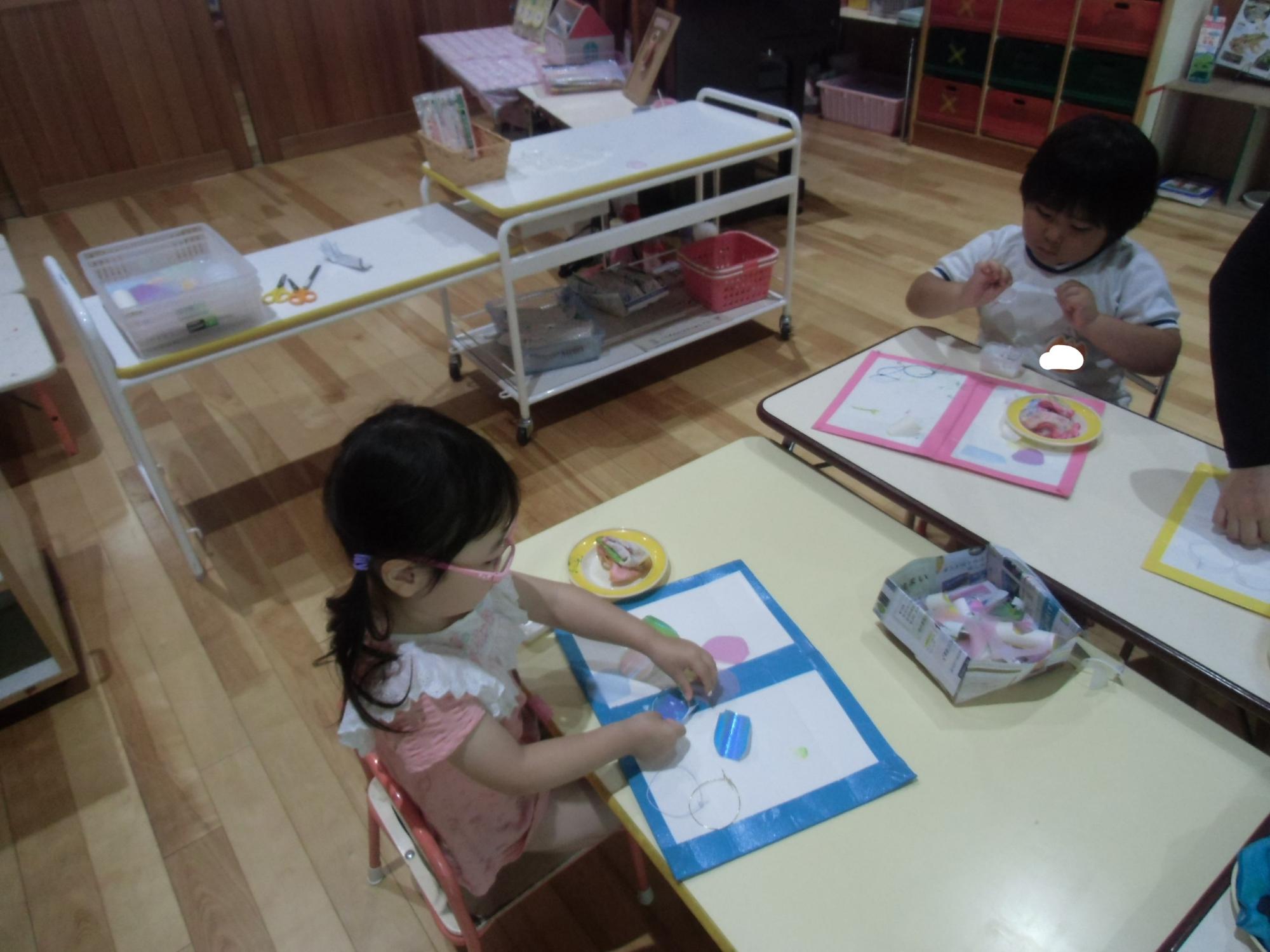 集中して作業する様子