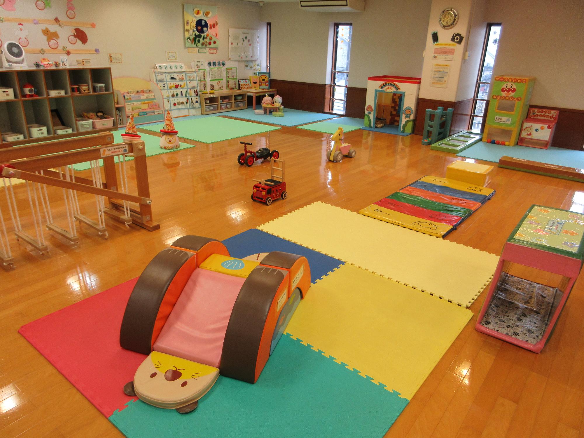 おもちゃの広場の室内の様子