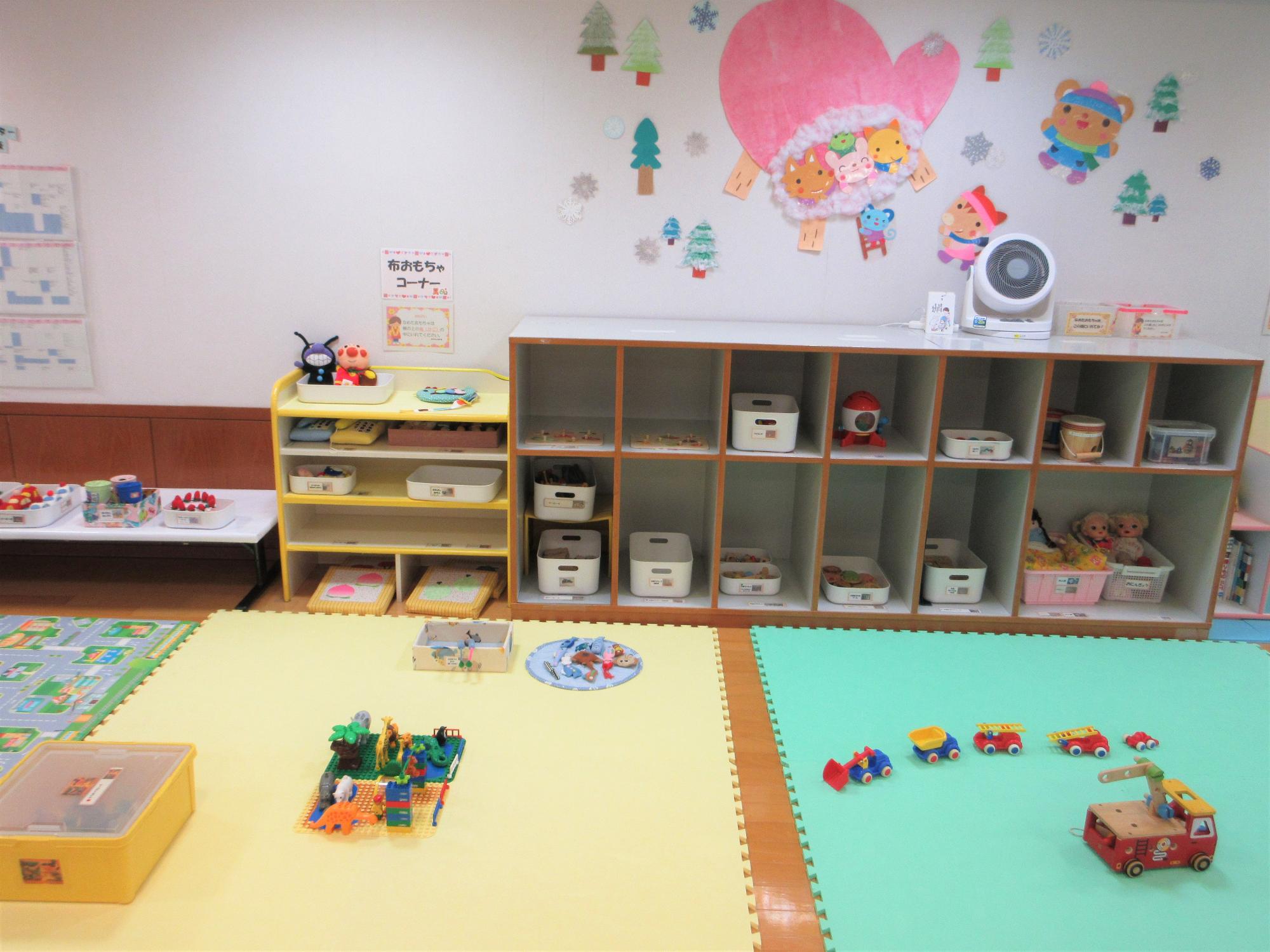 おもちゃの広場、遊び場の様子