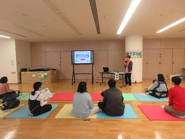 子育て学習会の全体の様子