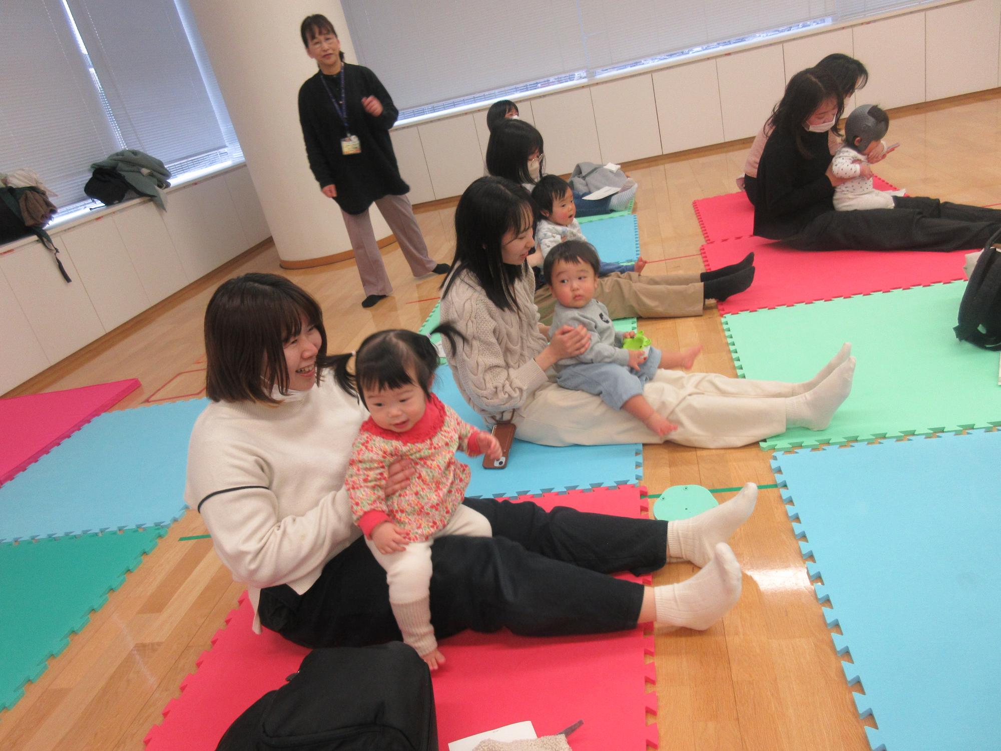 子育て学習会でのふれあいタイム