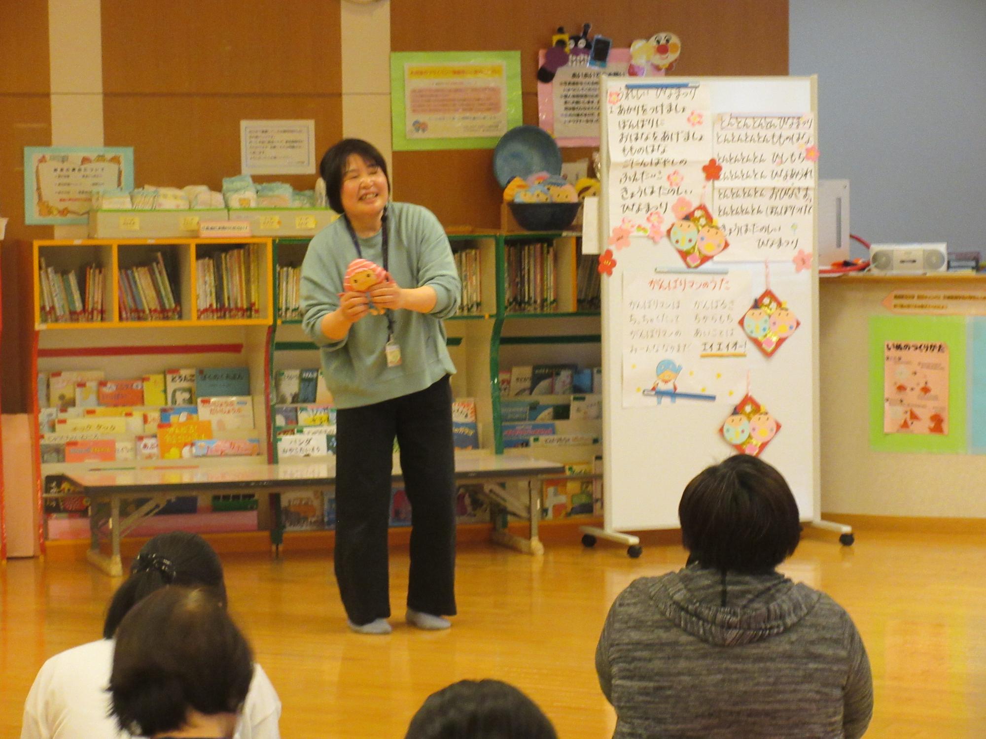 1年の振り返りを話している様子