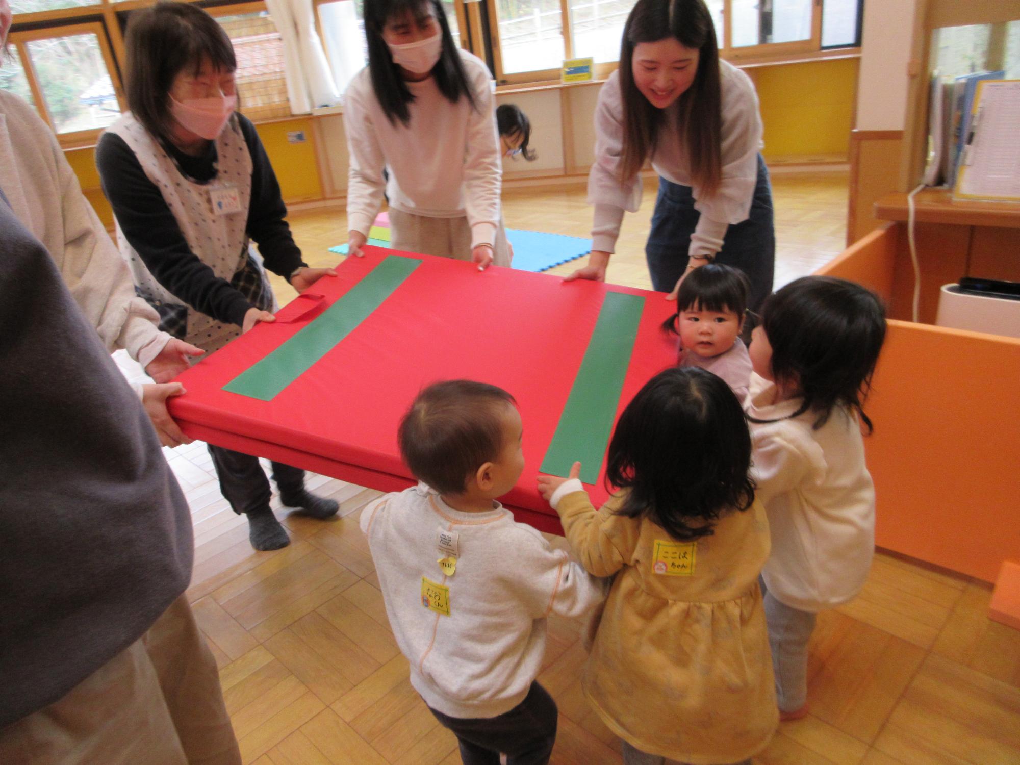 「あおむしくんの日」運動遊び