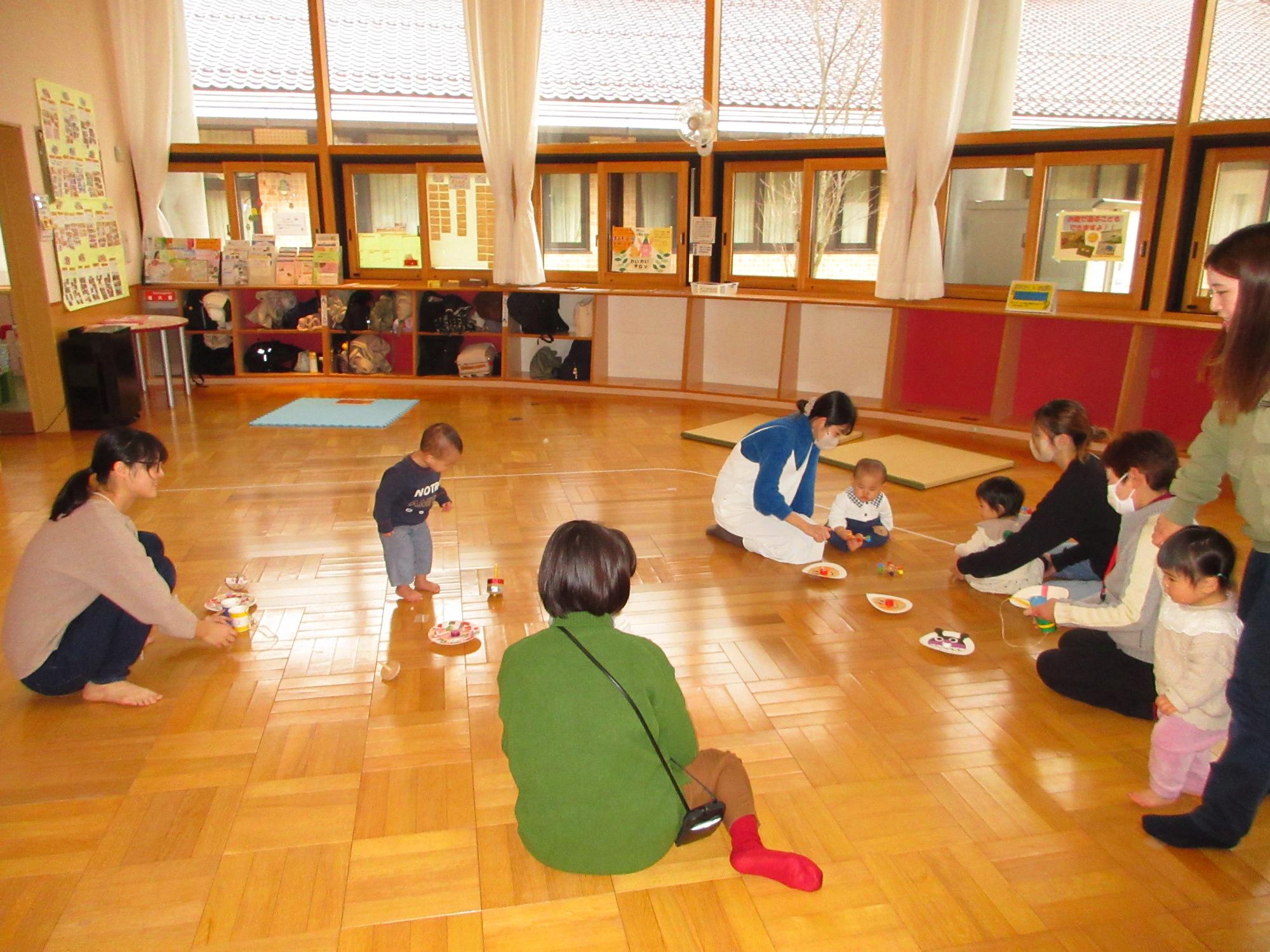 「にこにこたいむ」伝承遊びを楽しもう