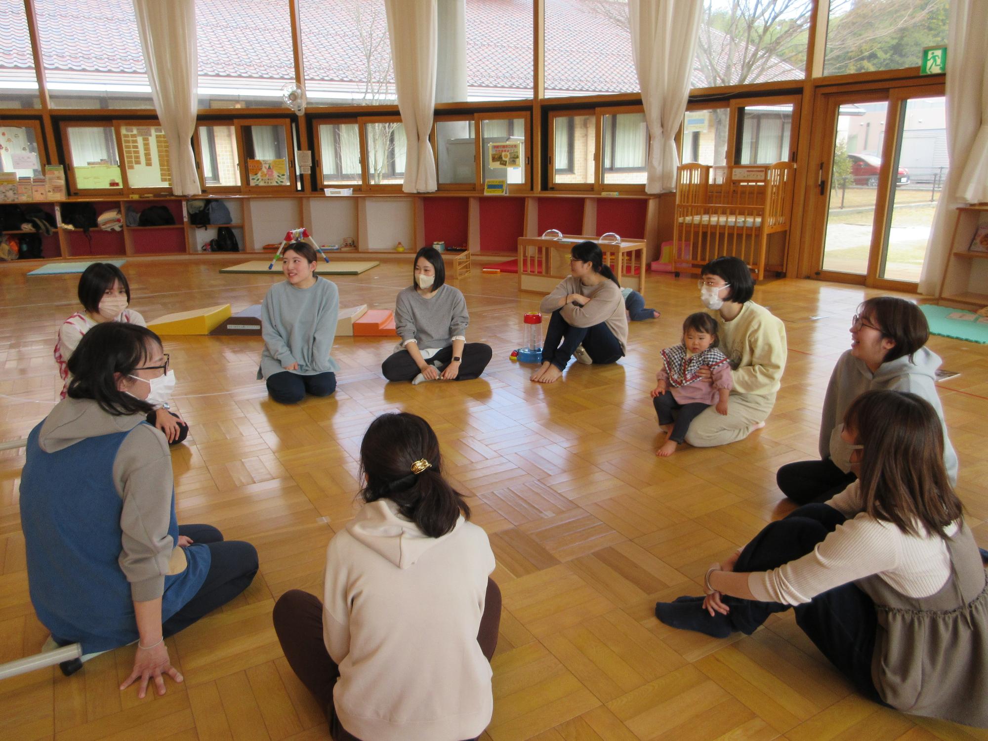 「たんぽぽの日」おしゃべり会の写真