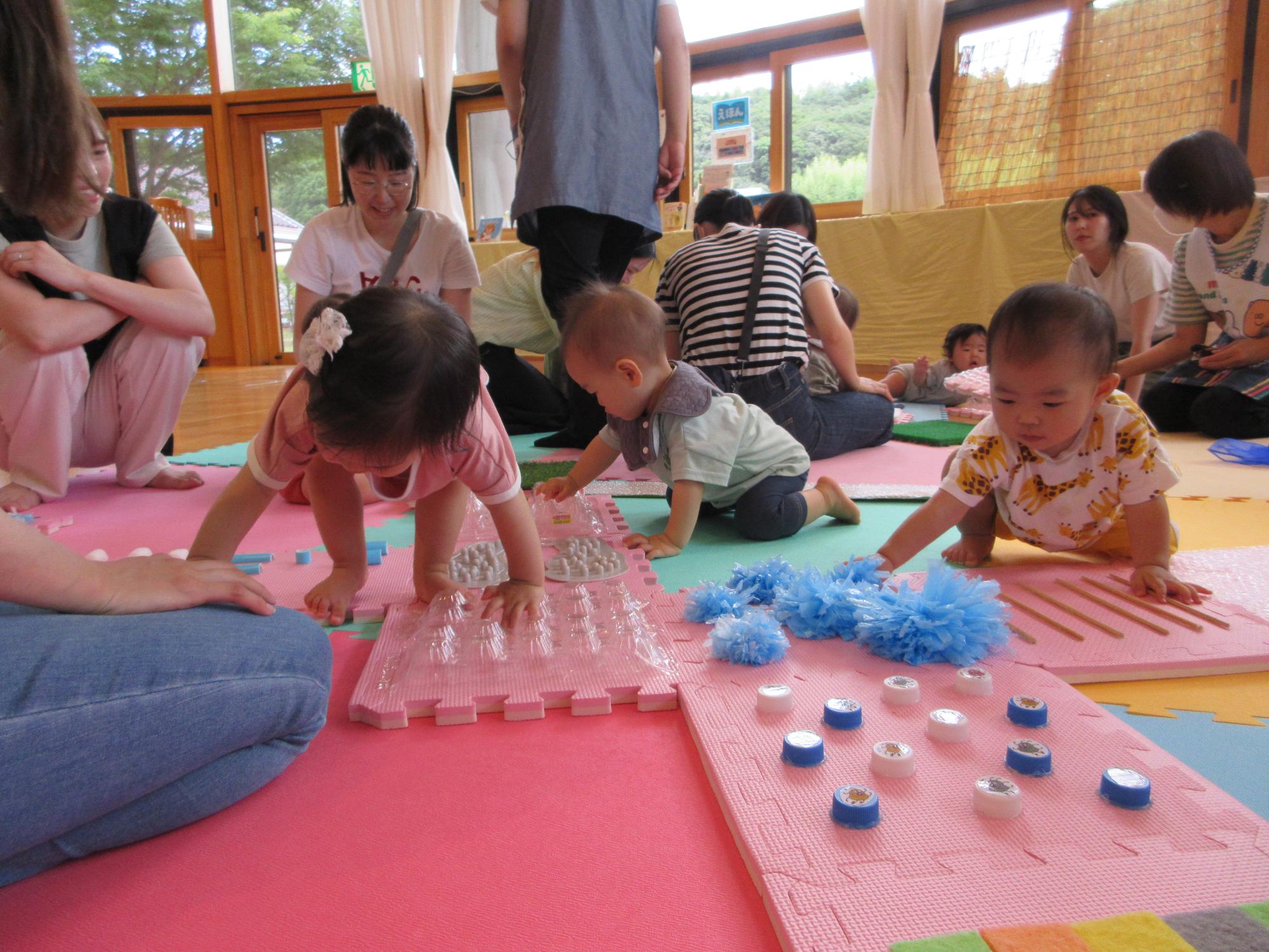 「ちびあおむしくんの日」感触遊び