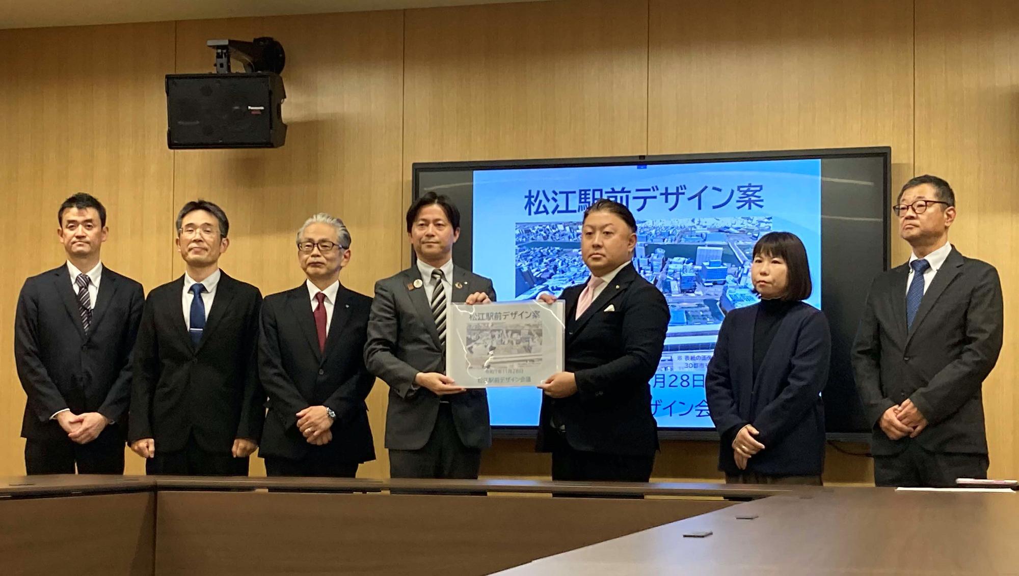 松江駅前デザインの提出