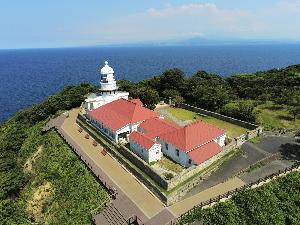 上空からの美保関灯台の様子